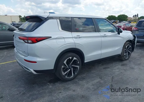 2024 Mitsubishi Outlander Se 2.5 2Wd/Se Black Edition S-Awc/Se Black Edition W/Pano Roof S-Awc z USA, uszkodzony, nr VIN JA4J3VA8XRZ086126